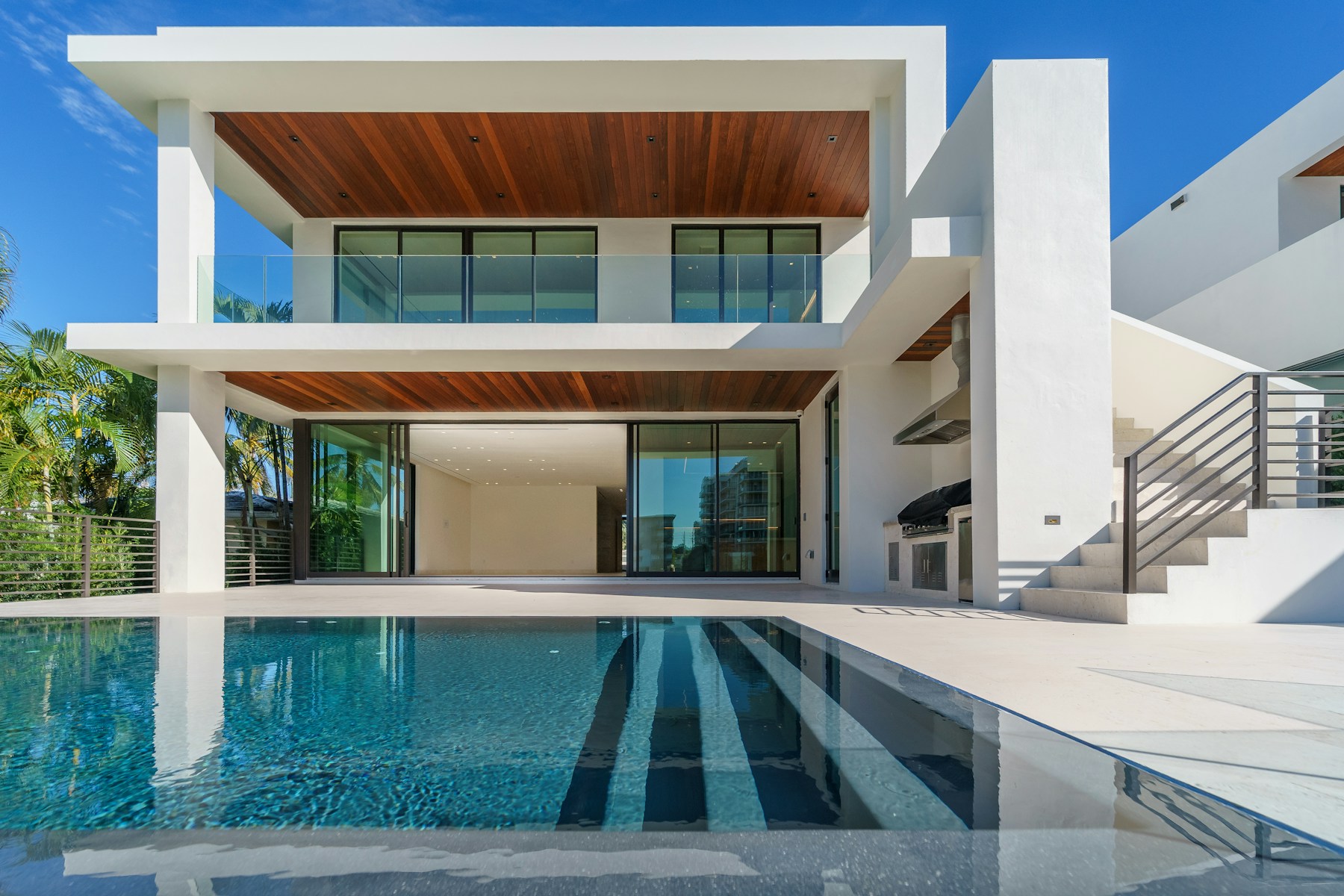 Contemporary luxury villa with infinity pool overlooking the ocean